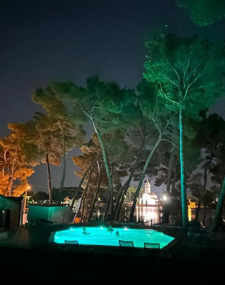 Luxury Mobilehome Lucina Bay Pasman Apartment