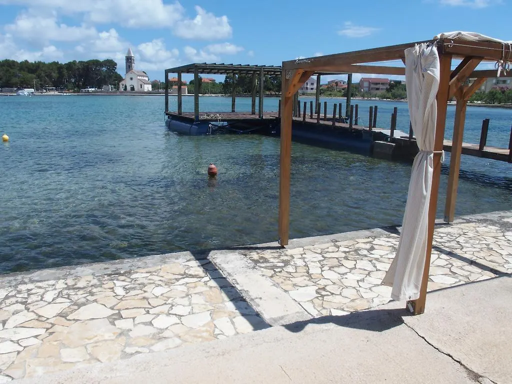 Apartment Luxury Mobilehome Lucina Bay Pasman