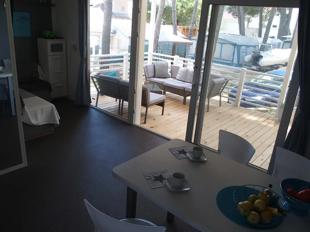 Luxury Mobilehome Lucina Bay Pasman 0*,